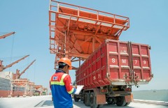 letak-strategis-pelabuhan-manyar-di-kawasan-industri-gresik-jiipe-akan-menjadi-kunci-sukses-pabrik-pabrik-manufaktur-jawa-timur - Web design surabaya