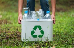 bagaimana-cara-kita-dapat-mengurangi-penggunaan-botol-plastik - Web design surabaya