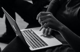pentingnya-website-di-era-modern-bagi-bisnis-jasa-pembuatan-web-surabaya-jasa-pembuatan-web-jasa-pembuatan-website-jasa-pembuatan-website-surabaya - Web design surabaya