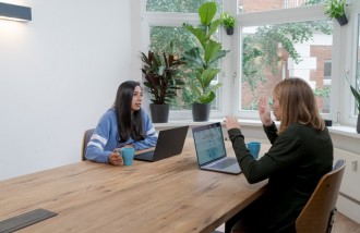 mengoptimalkan-bisnis-anda-di-website-dengan-desain-yang-cocok-jasa-pembuatan-web-surabaya-jasa-pembuatan-web-jasa-pembuatan-website-jasa-pembuatan-website-surabaya - Web design surabaya