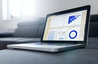 bagaimana-desain-web-dapat-digunakan-untuk-meningkatkan-traffic-web-anda-jasa-pembuatan-web-surabaya-jasa-pembuatan-web-jasa-pembuatan-website-jasa-pembuatan-website-surabaya - Web design surabaya
