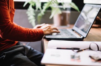 5-tips-bagaimana-membangun-website-design-jakarta-yang-berpengaruh-bagi-bisnismu - Web design surabaya