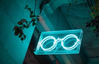 perbedaan-neon-box-dan-neon-sign-yang-harus-kalian-ketahui - Web design surabaya