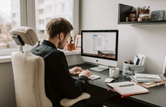 manfaat-berbisnis-menggunakan-website-atau-blog-jasa-pembuatan-web-surabaya-jasa-pembuatan-web-jasa-pembuatan-website-jasa-pembuatan-website-surabaya - Web design surabaya