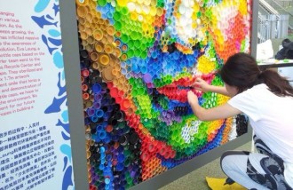 from-trash-to-treasure-art-festival-with-used-bottles - Web design surabaya