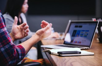 agen-desain-web-mana-yang-tepat-untuk-bisnis-anda-jasa-pembuatan-web-surabaya-jasa-pembuatan-web-jasa-pembuatan-website-jasa-pembuatan-website-surabaya - Web design surabaya
