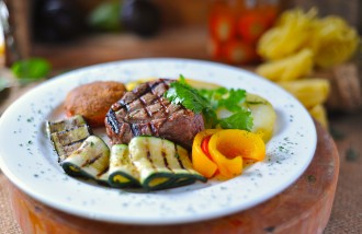 makanan-penggugah-selera-ala-basilica-restaurant-oleh-chendra-cahyadi-dan-mark-design-web-design-jakarta - Web design surabaya
