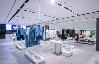 chic-concept-of-zara-in-interior-photography-taken-by-chendra-cahyadi-and-mark-design-web-design-jakarta - Web design surabaya