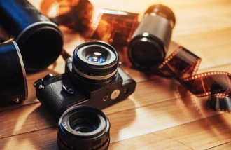 mengenal-fotografi-analog-yang-mulai-hype-kembali - Web design surabaya