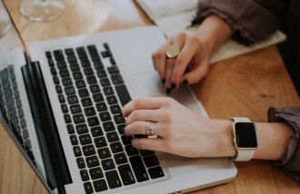 layanan-jasa-pembuatan-web-di-era-modern-memudahkan-bisnis-jasa-pembuatan-web-surabaya-jasa-pembuatan-web-jasa-pembuatan-website-jasa-pembuatan-website-surabaya - Web design surabaya