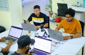 dengan-desain-website-menarik-pelanggan-jadi-tertarik-jasa-pembuatan-web-surabaya-jasa-pembuatan-web-jasa-pembuatan-website-jasa-pembuatan-website-surabaya - Web design surabaya