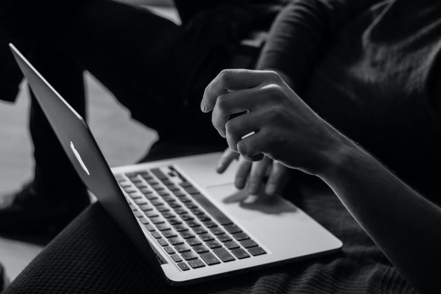 pentingnya-website-di-era-modern-bagi-bisnis-jasa-pembuatan-web-surabaya-jasa-pembuatan-web-jasa-pembuatan-website-jasa-pembuatan-website-surabaya