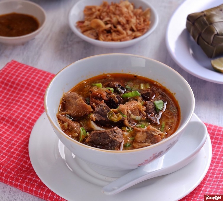 mengulik-lebih-jauh-tentang-makanan-ikonik-coto-makassar