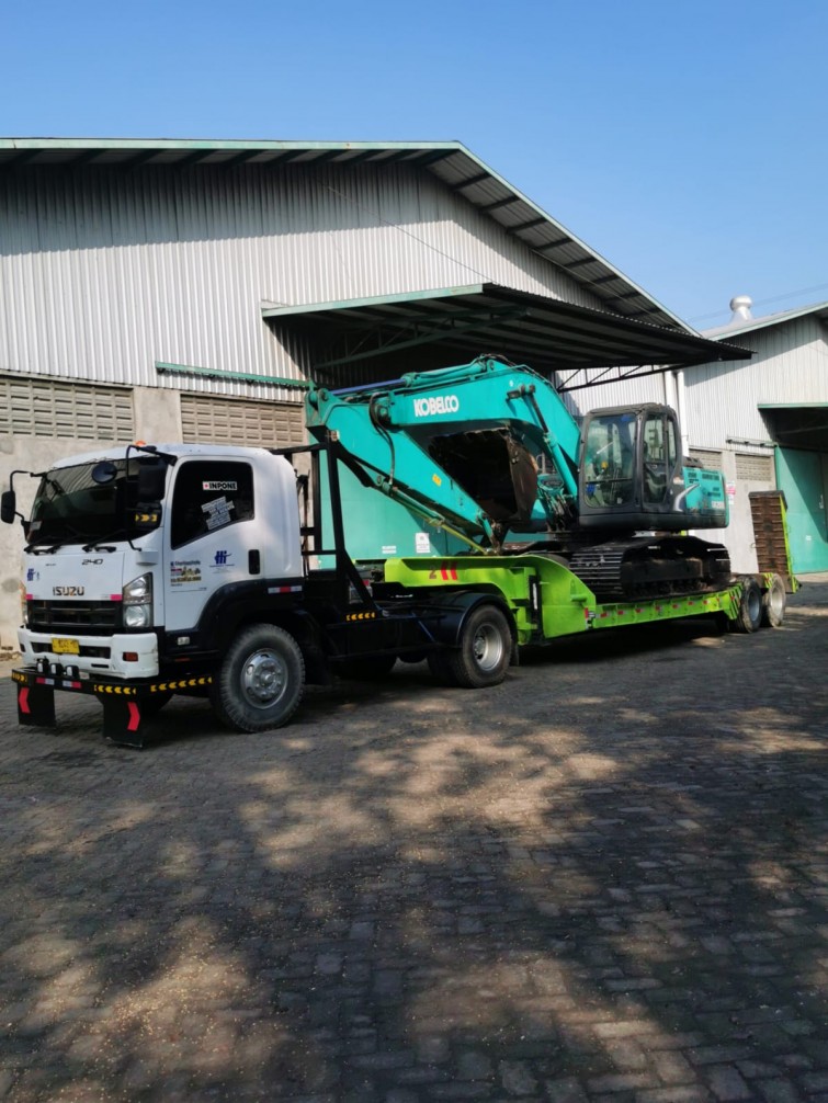 tempat-sewa-rental-alat-berat-excavator-surabaya
