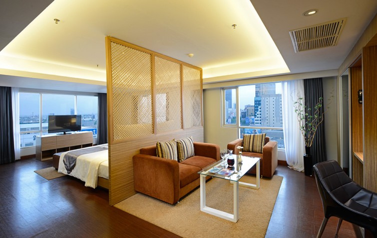 hotel-dengan-nuansa-rumah-sendiri-di-crown-prince-hotel-oleh-chendra-cahyadi-dan-mark-design-web-design-jakarta