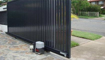 safe-stylish-modern-fence-with-md-doors-from-mark-design-web-design-jakarta-web-design-surabaya