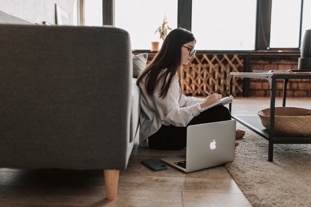 tips-design-website-untuk-meningkatkan-bisnis-anda-jasa-pembuatan-web-surabaya-jasa-pembuatan-web-jasa-pembuatan-website-jasa-pembuatan-website-surabaya