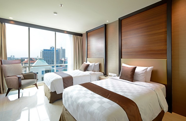 dominasi-unsur-kayu-pada-hotel-aria-interior-photography-dari-chendra-cahyadi-dan-mark-design-web-design-jakarta