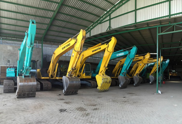 types-of-excavators-excavator-rental-in-surabaya