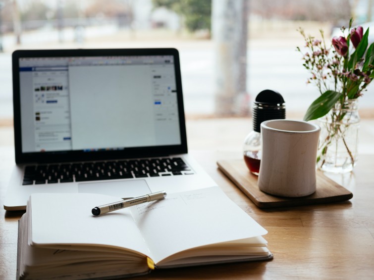 perlengkapan-foto-untuk-tampilan-produk-di-web-untuk-optimaliisasi-website-perusahaan-anda-jasa-pembuatan-web-surabaya-jasa-pembuatan-web-jasa-pembuatan-web-surabaya-jasa-pembuatan-website-surabaya