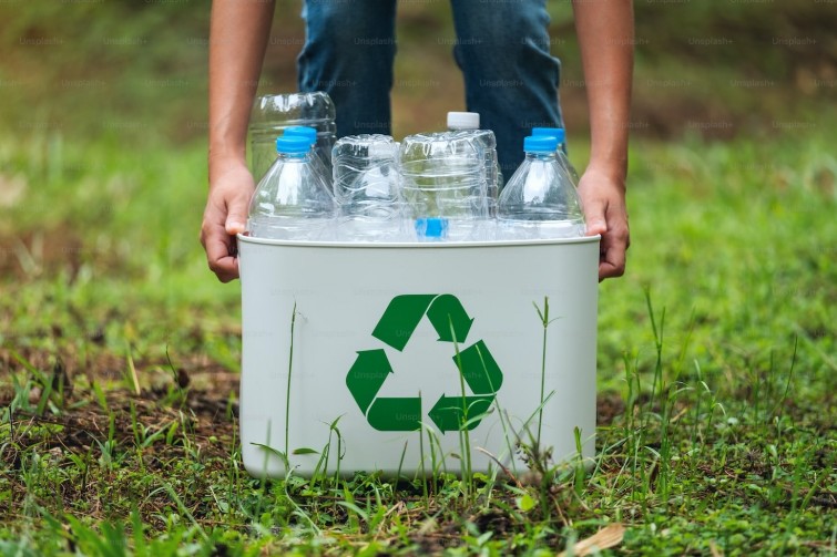 bagaimana-cara-kita-dapat-mengurangi-penggunaan-botol-plastik