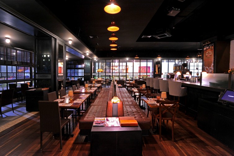 interior-premium-capital-restaurant-yang-diabadikan-oleh-chendra-cahyadi-dan-mark-design-web-design-jakarta