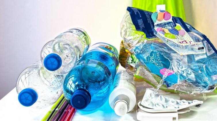 ide-kreatif-memanfaatkan-botol-plastik-bekas