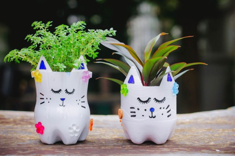 diy-botol-plastik-bekas-untuk-pot-bunga