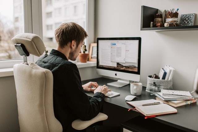 manfaat-berbisnis-menggunakan-website-atau-blog-jasa-pembuatan-web-surabaya-jasa-pembuatan-web-jasa-pembuatan-website-jasa-pembuatan-website-surabaya