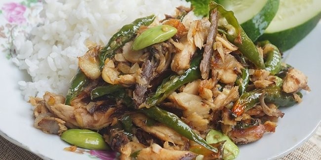 resep-tumis-pindang-cabai-hijau-gurih-pedas-menggunakan-garam-industri-sumatraco