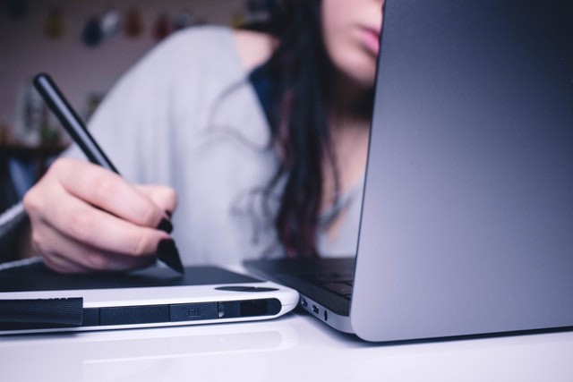 website-menguntungkan-kedua-belah-pihak-dalam-bisnis-baik-konsumen-maupun-produsen-jasa-pembuatan-web-surabaya-jasa-pembuatan-web-jasa-pembuatan-website-jasa-pembuatan-website-surabaya