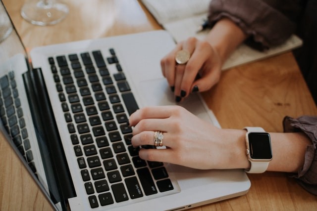 layanan-jasa-pembuatan-web-di-era-modern-memudahkan-bisnis-jasa-pembuatan-web-surabaya-jasa-pembuatan-web-jasa-pembuatan-website-jasa-pembuatan-website-surabaya