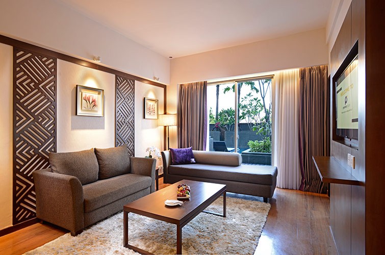 premier-place-surabaya
