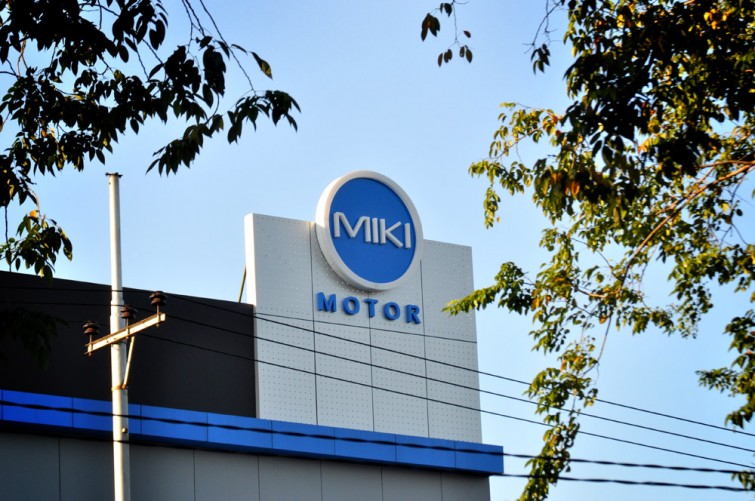 miki-motor-surabaya-3d-letter-timbul