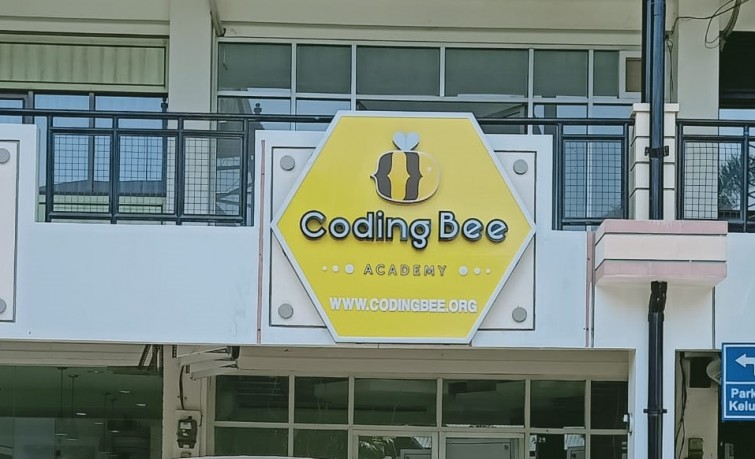 coding-bee-surabaya-3d-letter-acrylic-neonbox-led