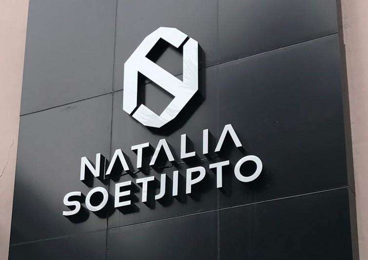 natalia-soetjipto-surabaya-3d-letter-timbul-acrylic-led